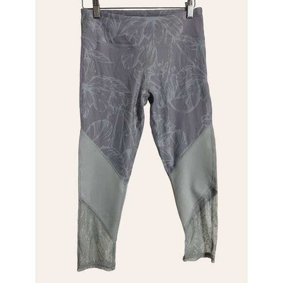 Fabletics Gray Floral Lace Powerhold Capri Leggings Size S - Picture 3 of 6